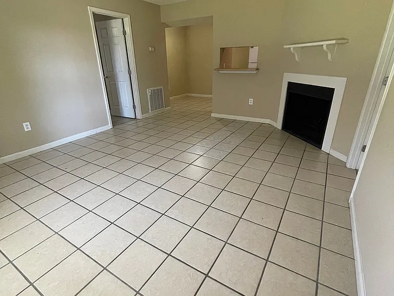 761 Hammond Manor Dr — Photo 9