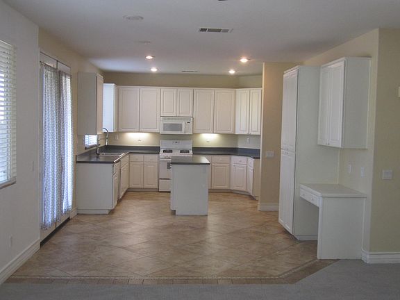 4th image of 38129 Augusta Dr