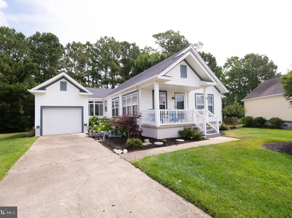 13 Blue Heron Cir, Berlin, MD 21811