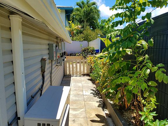Entrance walkway on the side of the house