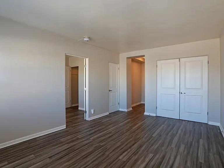 Camellia Apartments — Photo 13