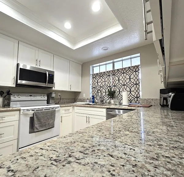 1319 S Country Way — Photo 1