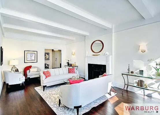 Sold by Warburg | media 30