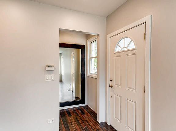 3rd image of 5256 W Sunnyside Ave