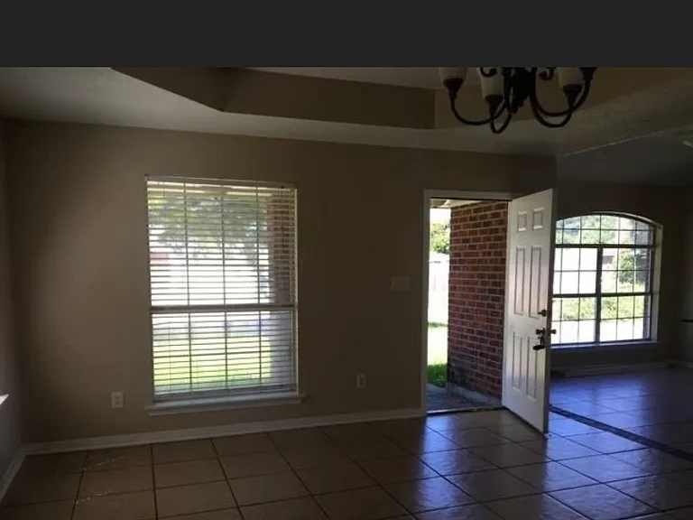 7035 Tullis Dr — Photo 7