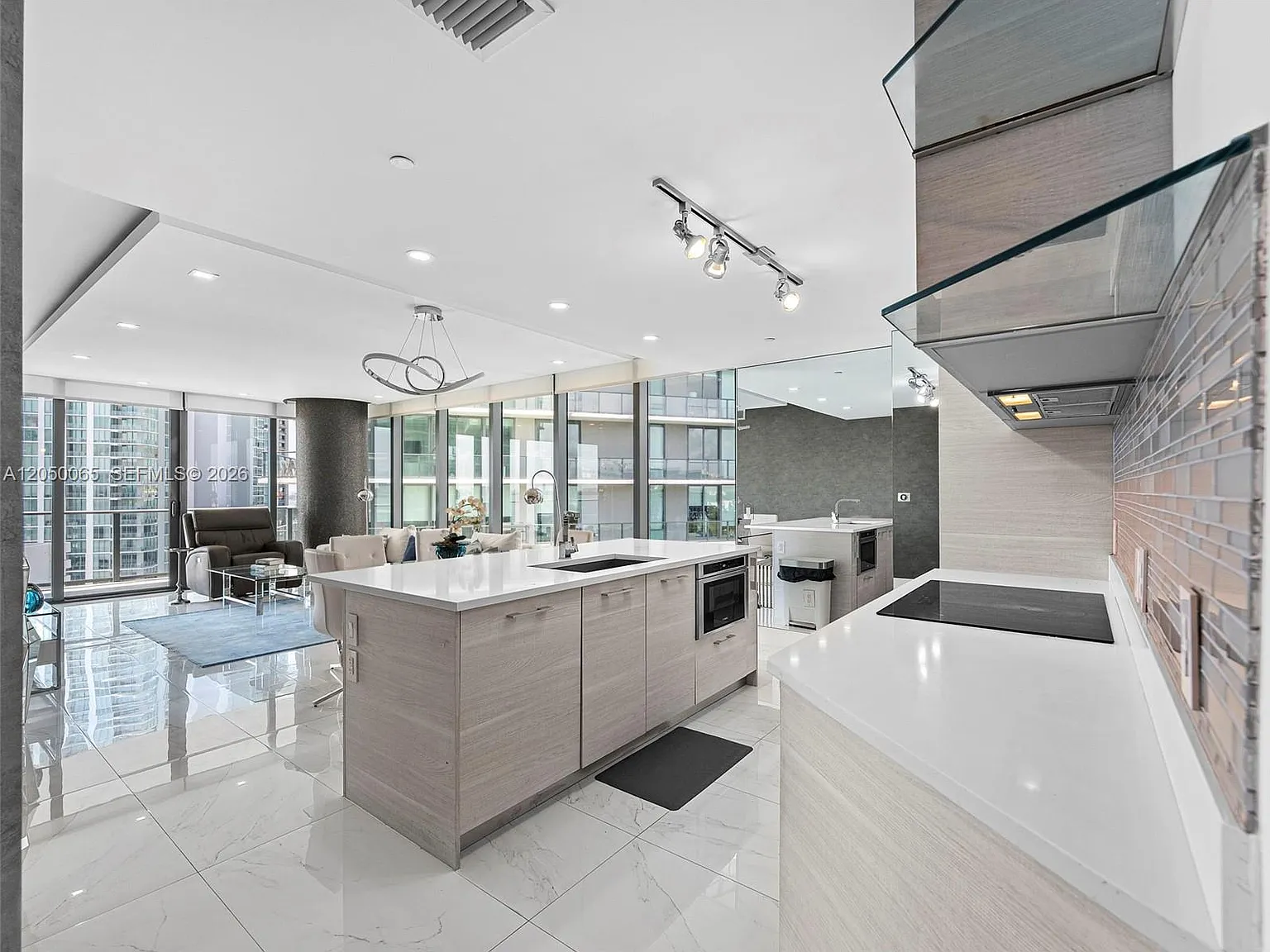 Paraiso Bay Condo — Photo 3