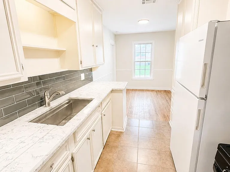 1007 Cowan Ave — Photo 10