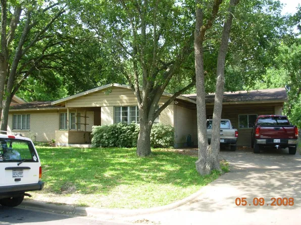 3904 Oaklawn St, Bryan, TX 77801