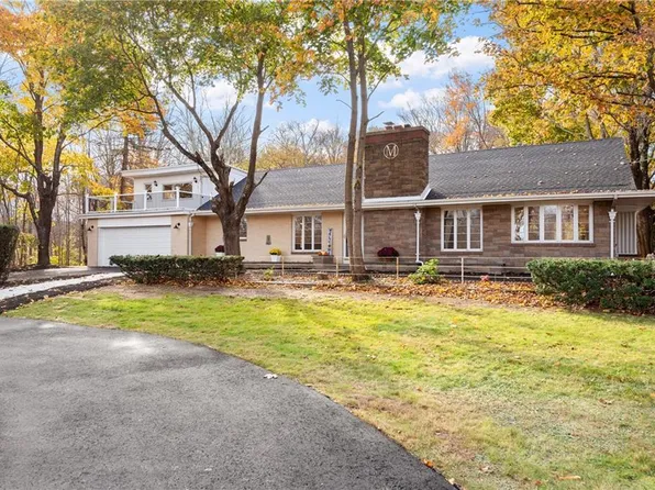 682 Greenville Ave, Johnston, RI 02919