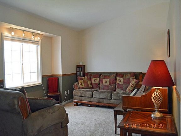 2nd image of 2311 Louise Ln