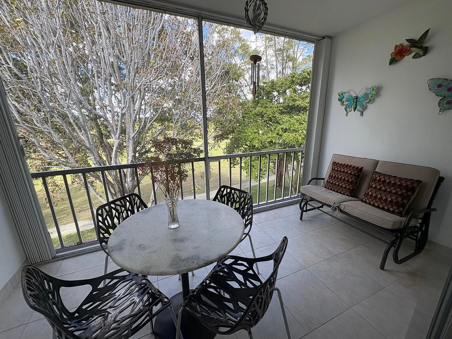 2 bed, 2.0 bath, 930 sqft, $1,650 — Photo 2