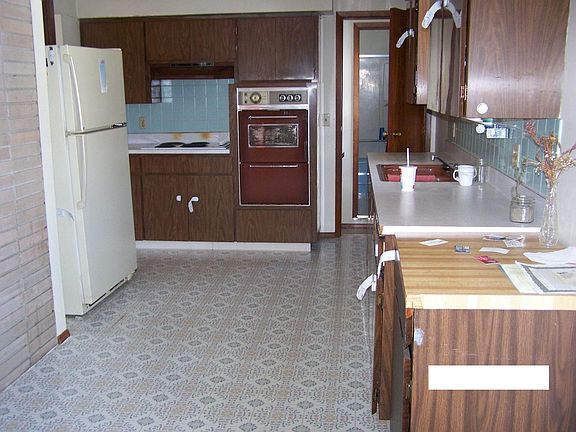 5th image of 2931 Thunderbird Dr