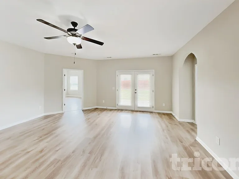 820 Mesa Verde Pl — Photo 2