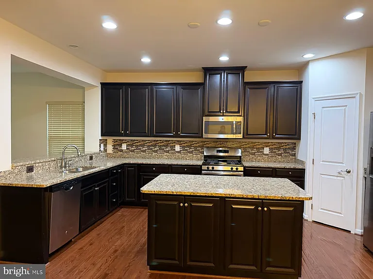 25707 Bishop Grove Ter — Photo 2