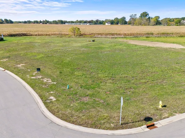 2001 Bogey Ct #60, Auburn, IN 46706