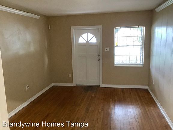 2nd image of 10908 N Lantana Ave