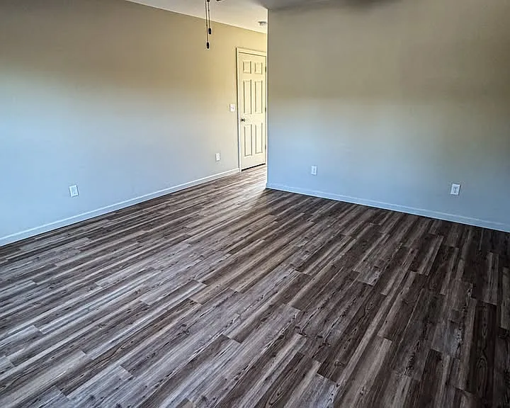 256 E Outer Rd — Photo 7