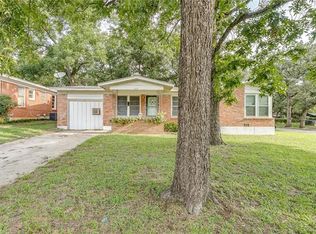 6217 Woodbine Dr, Fort Worth, TX 76112