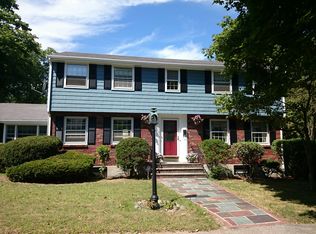 8 Crest St, West Roxbury, MA 02132