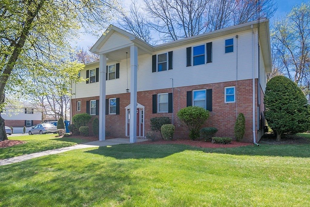 27 Colonial Cir UNIT C, Chicopee, MA 01020 | Zillow