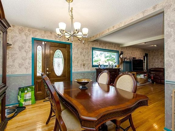 4th image of 6379 Birchview Dr S