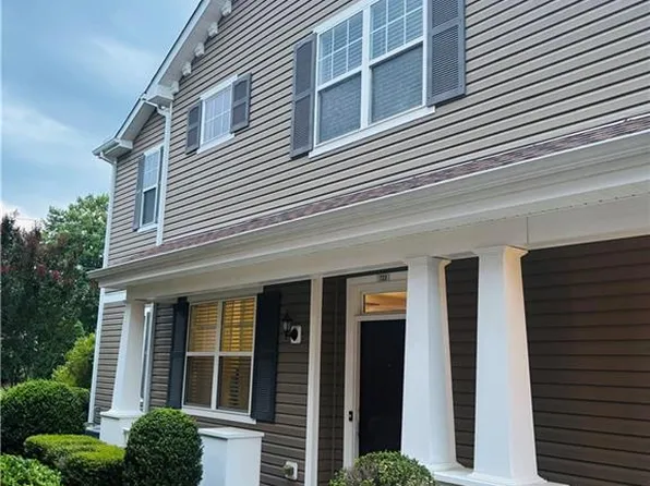 723 Lacy Oak Dr, Chesapeake, VA 23320