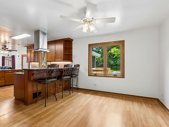 4th image of 7217 Lyman Ave