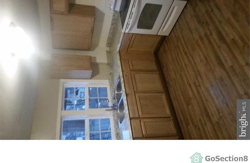 2nd image of 536 Walnut St