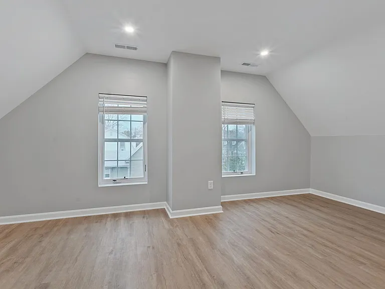 Rear bedroom