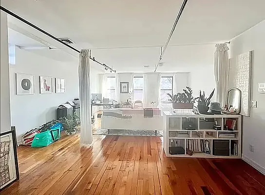 Rented by Silver Line Realty Group NY LLC | media 1