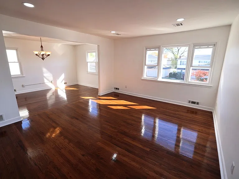 Spacious living room