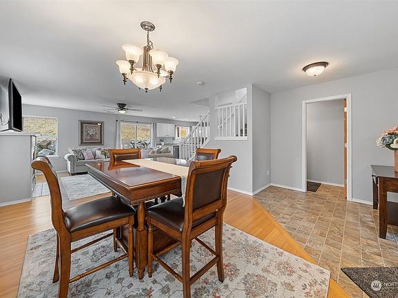 5th image of 9927 195th Avenue E