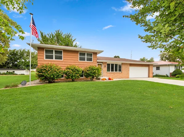 203 E 3rd St, Toluca, IL 61369