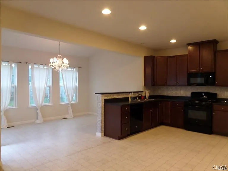 111 Milan Way — Photo 2
