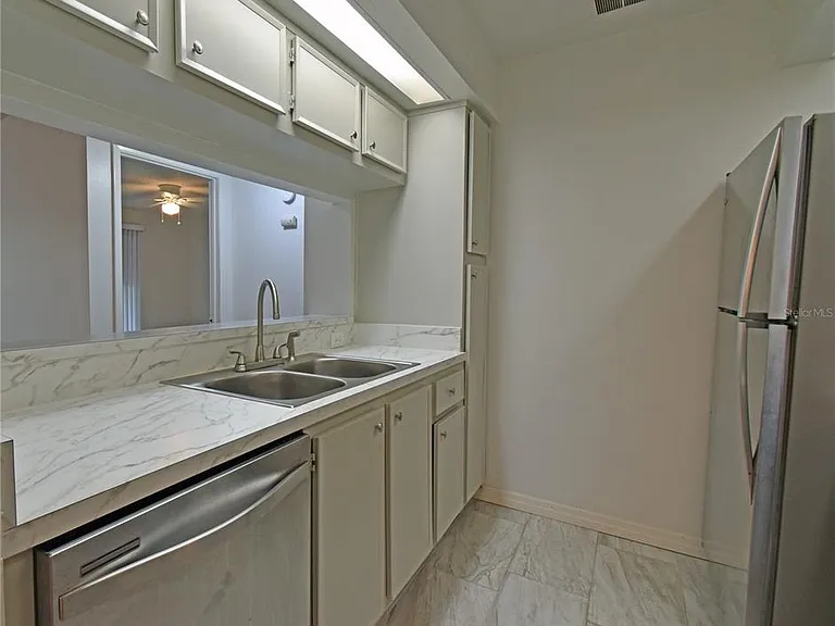4207 Winding Moss Trl #208 — Photo 12