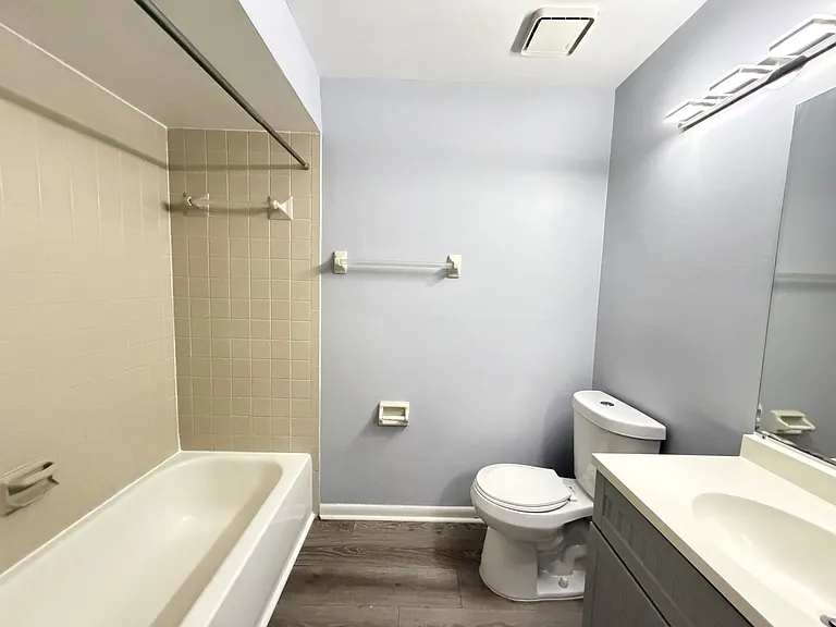5239 Vineland Rd #A203 — Photo 11