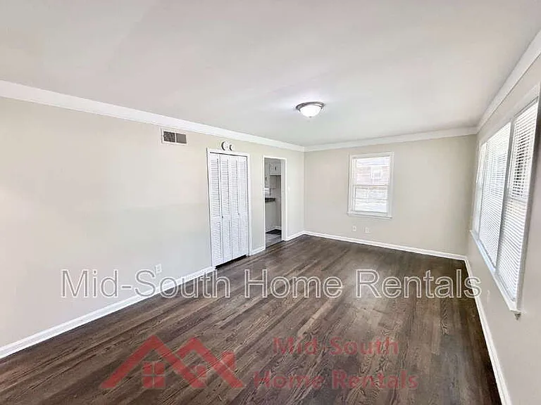 3284 Parham St — Photo 4