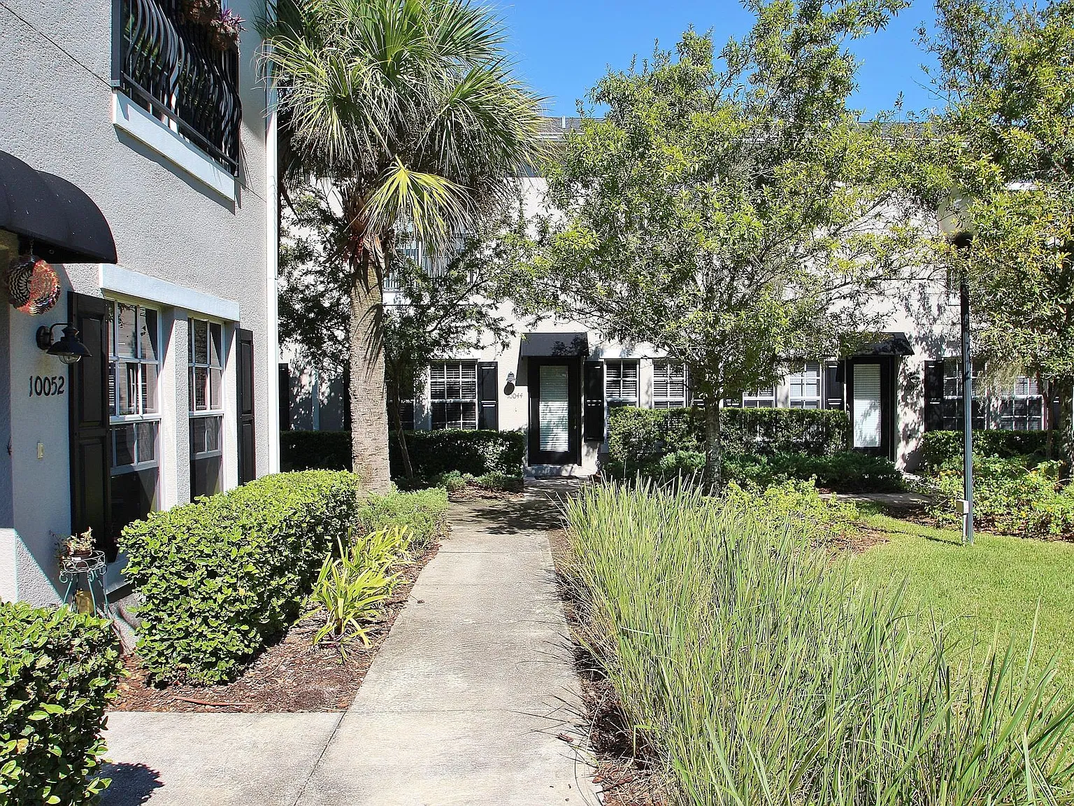2 bed, 2.5 bath, 1340 sqft, $2,300 — Photo 2