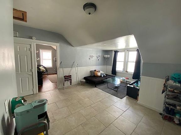 4th image of 103 Yorkshire St Floor 3