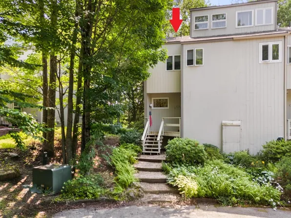 33 Fairway Drive, Sunapee, NH 03782