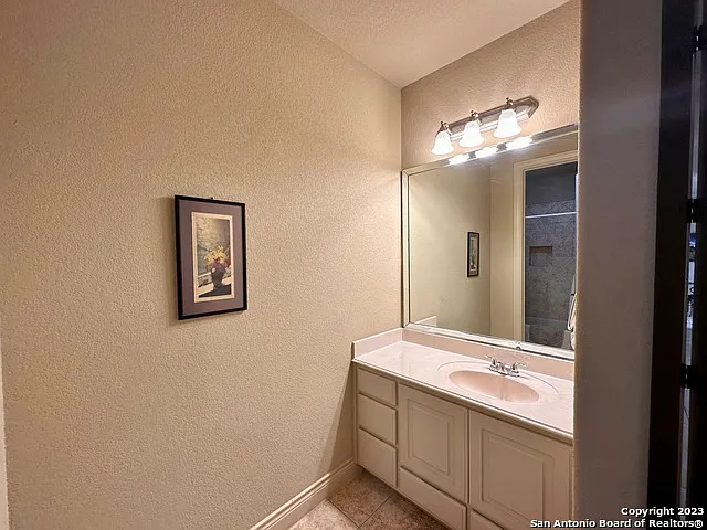 402 Cameron Cir — Photo 25