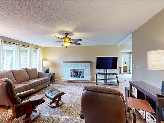 2nd image of 11661 SE 323rd Place