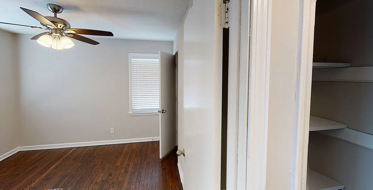 Lakeview Residences — Photo 2