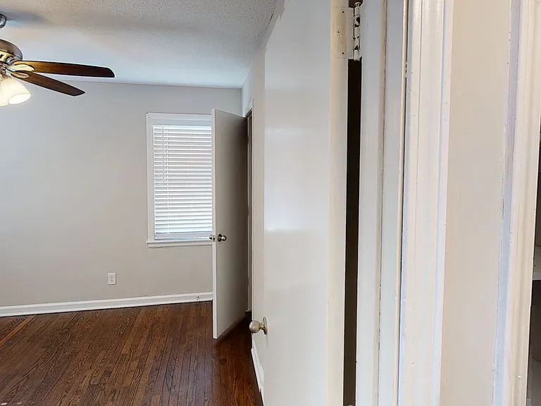 Lakeview Residences — Photo 2
