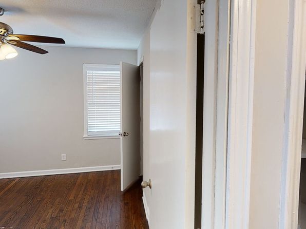 Lakeview Residences | 502 Ridgewood Rd, Olathe, KS