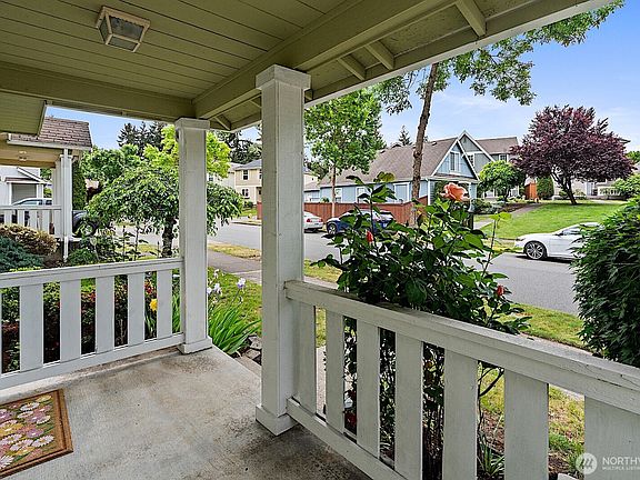 3rd image of 807 29th Avenue SE