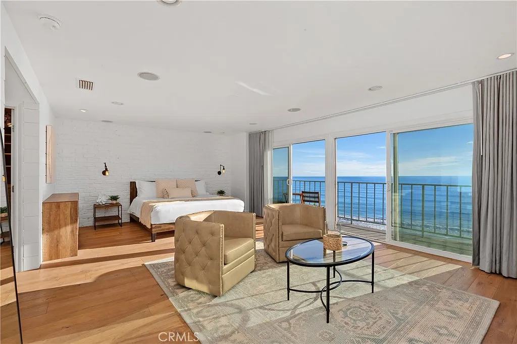 3 bed, 2.5 bath, 1830 sqft, $8,000 — Photo 1