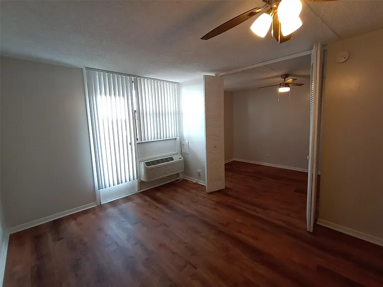 2771 Riverside Dr #511-A — Photo 9