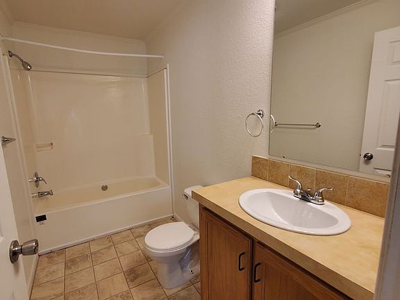 5th image of 1137 S Navajo St