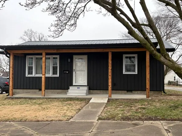 404 E Delaware St, Fairfield, IL 62837